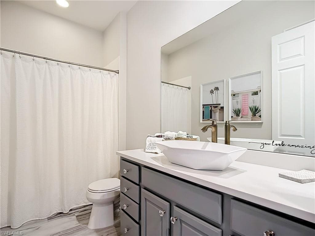 4752 Stratford Ct 1404, Naples, FL 34105-20