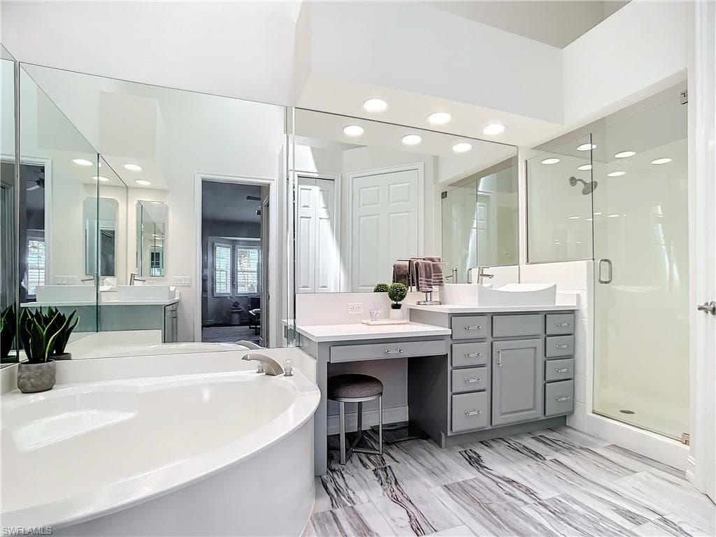 4752 Stratford Ct 1404, Naples, FL 34105-28