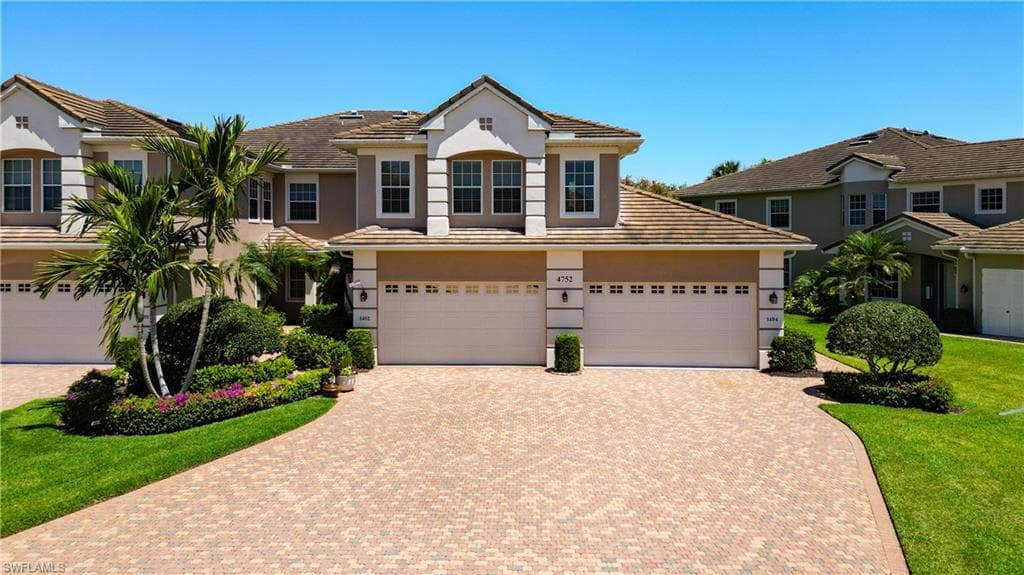 4752 Stratford Ct 1404, Naples, FL 34105-3