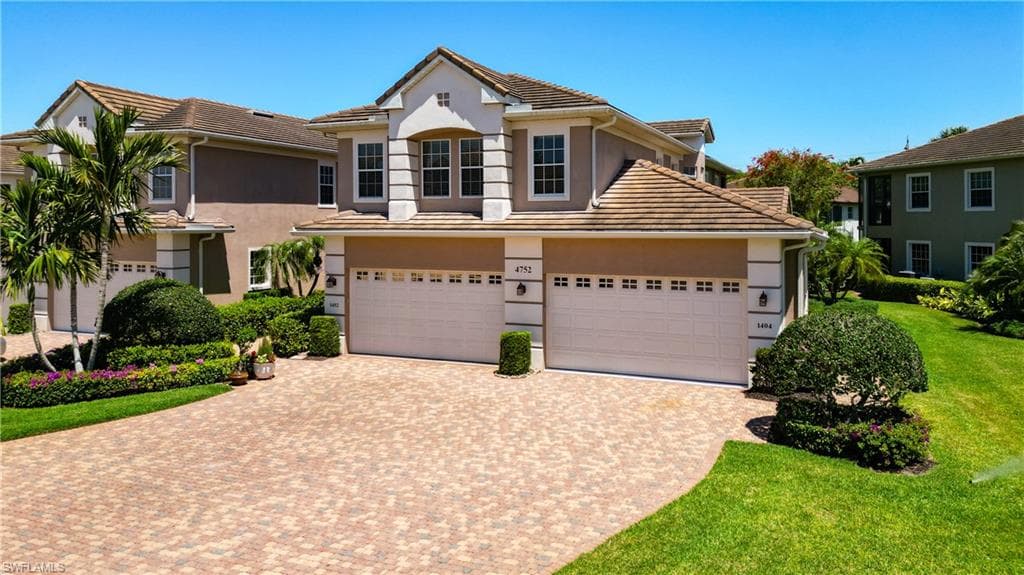 4752 Stratford Ct 1404, Naples, FL 34105-4