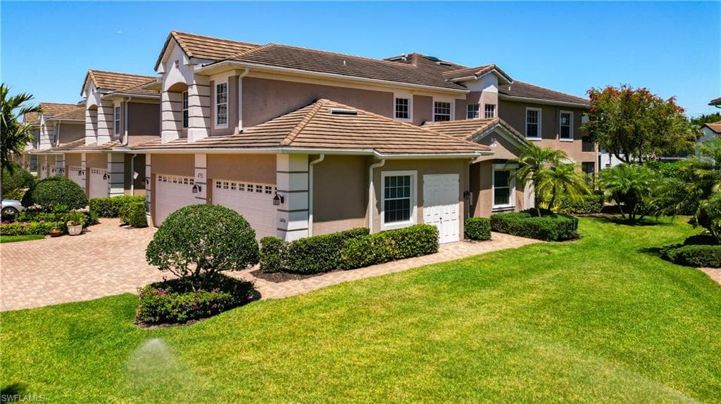 4752 Stratford Ct 1404, Naples, FL 34105-5