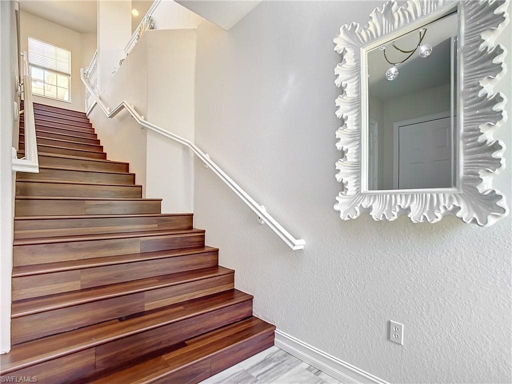 4752 Stratford Ct 1404, Naples, FL 34105-6