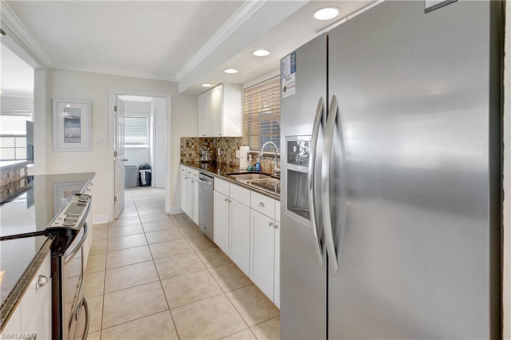 1105 Lenox Ct, Cape Coral, FL 33904-21