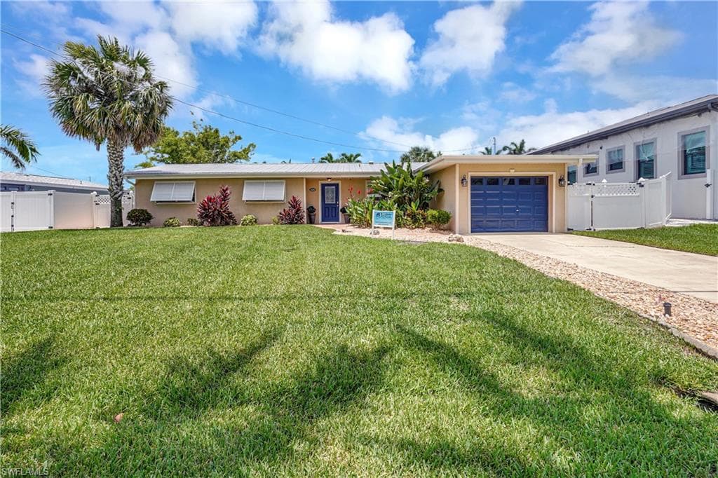 1105 Lenox Ct, Cape Coral, FL 33904-2