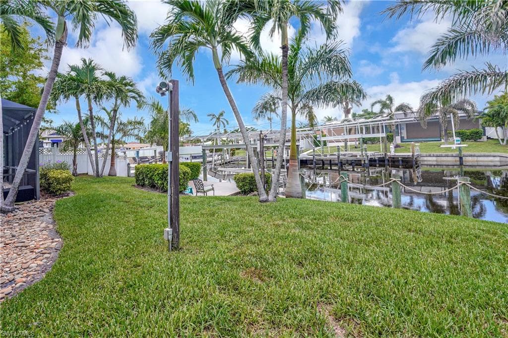 1105 Lenox Ct, Cape Coral, FL 33904-39
