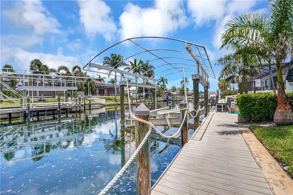 1105 Lenox Ct, Cape Coral, FL 33904-4