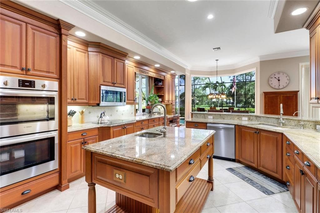 4323 Silver Fox Dr, Naples, FL 34119-10