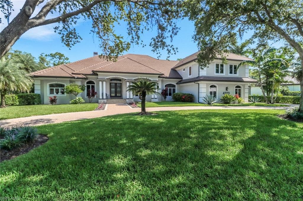 4323 Silver Fox Dr, Naples, FL 34119-2