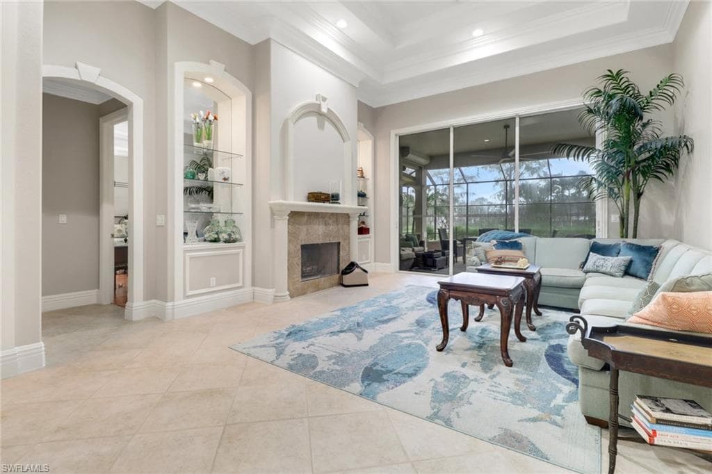 4323 Silver Fox Dr, Naples, FL 34119-5