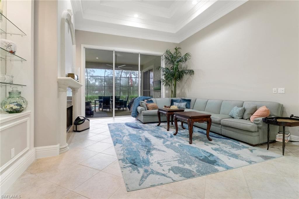4323 Silver Fox Dr, Naples, FL 34119-6