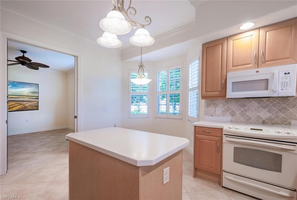 798 Regency Reserve Cir 1101, Naples, FL 34119-14