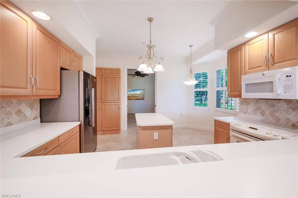 798 Regency Reserve Cir 1101, Naples, FL 34119-17