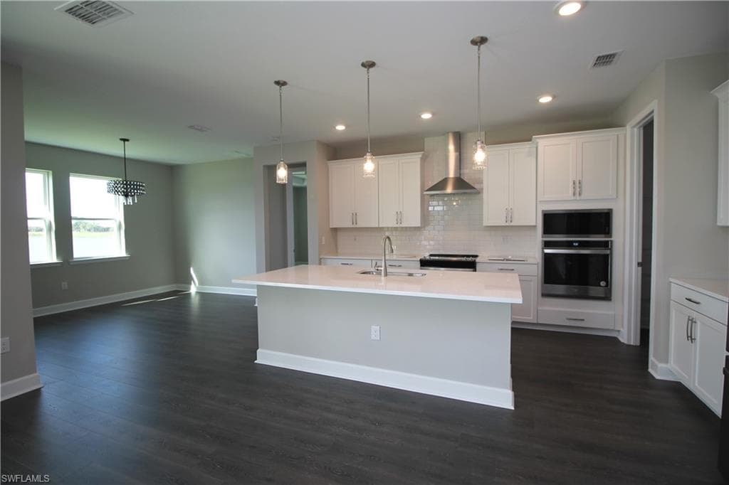 2051 Grove Dr, Naples, FL 34120-12