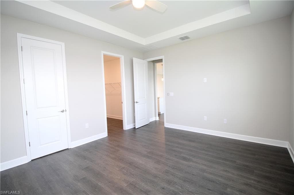 2051 Grove Dr, Naples, FL 34120-15