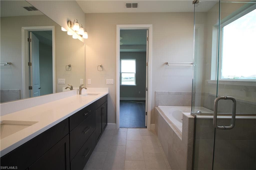 2051 Grove Dr, Naples, FL 34120-19
