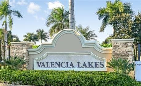 2051 Grove Dr, Naples, FL 34120-30