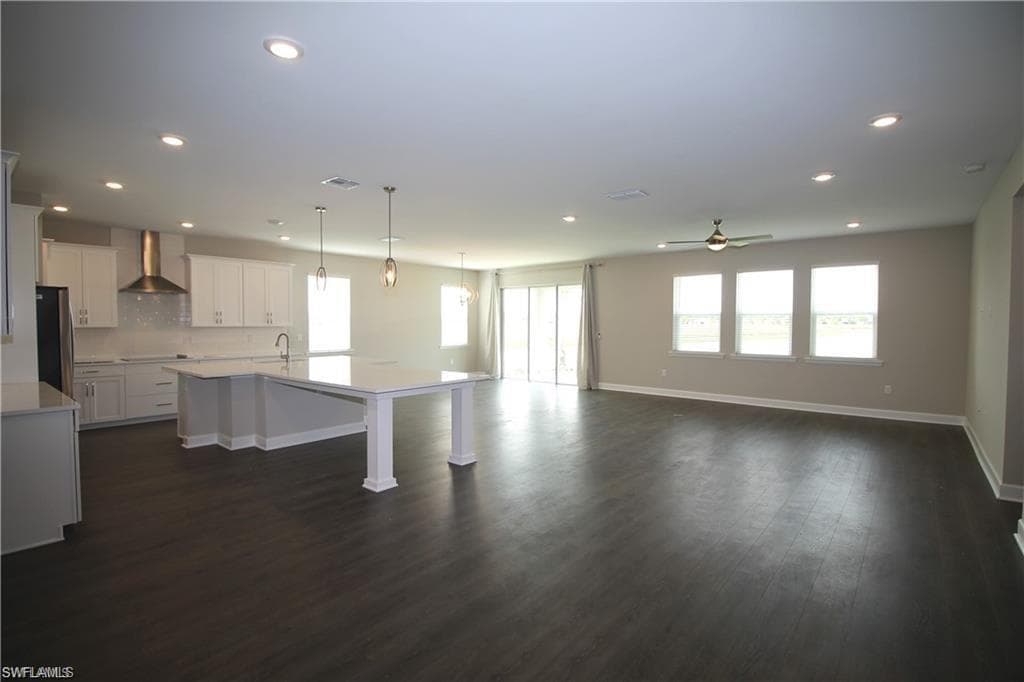 2051 Grove Dr, Naples, FL 34120-5