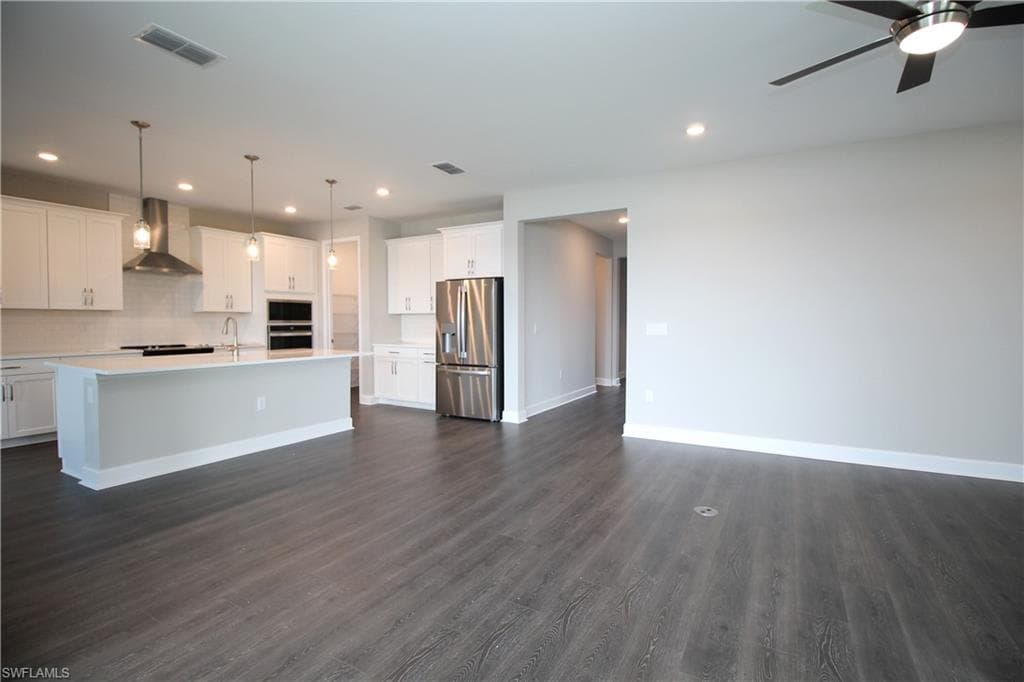 2051 Grove Dr, Naples, FL 34120-7