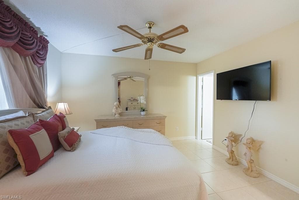 835 Elkcam Cir 103, Marco Island, FL 34145-37