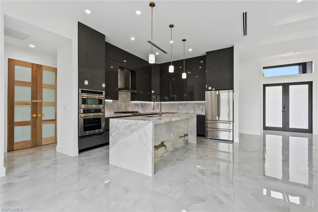 3614 22nd Ave NE, Naples, FL 34120-9