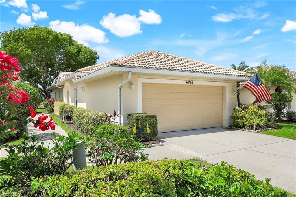 6956 Lone Oak Blvd, Naples, FL 34109-1