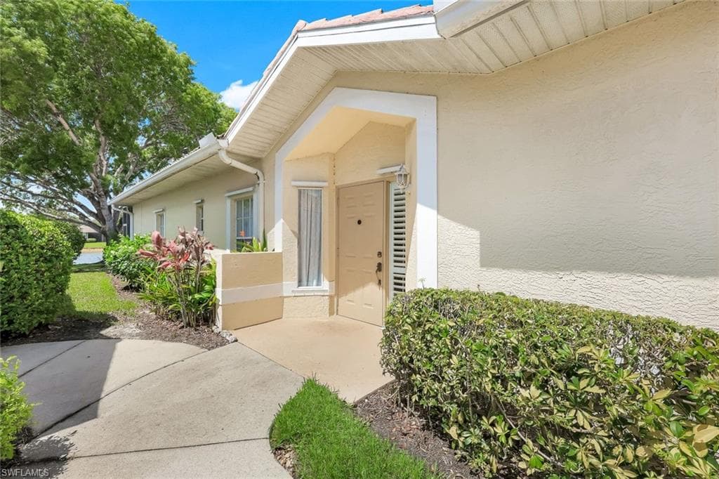 6956 Lone Oak Blvd, Naples, FL 34109-3