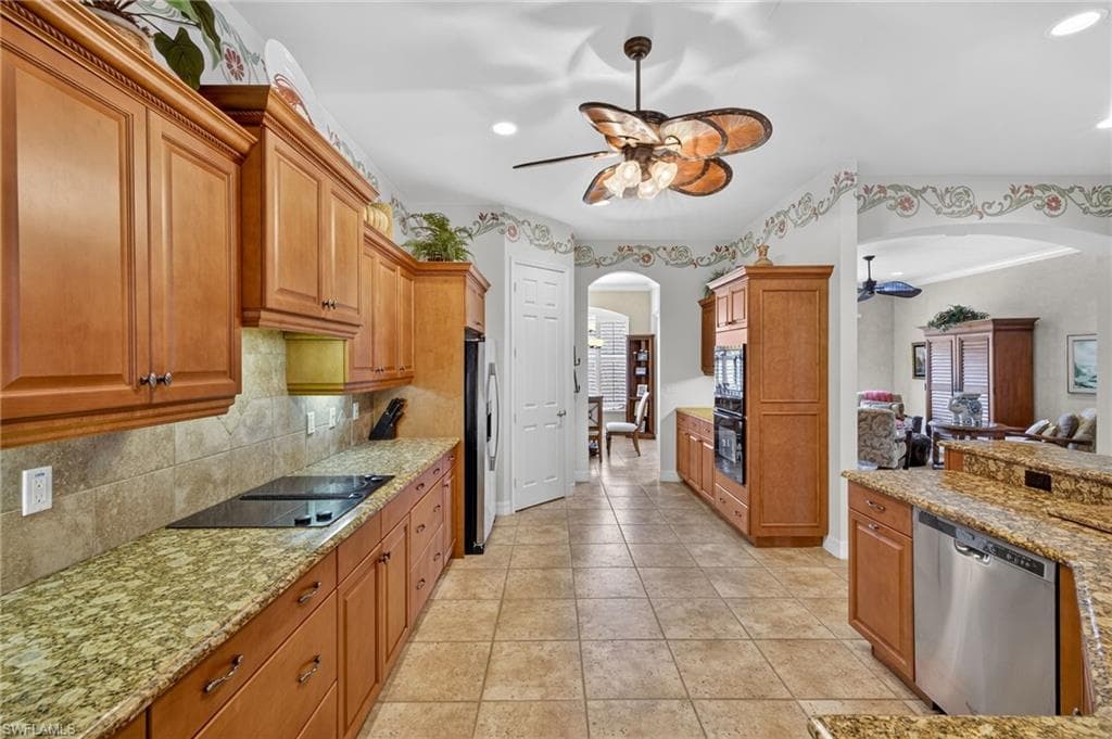 27259 High Seas Ln, Bonita Springs, FL 34135-9
