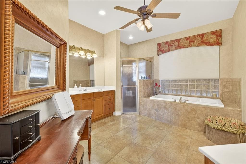 27259 High Seas Ln, Bonita Springs, FL 34135-16