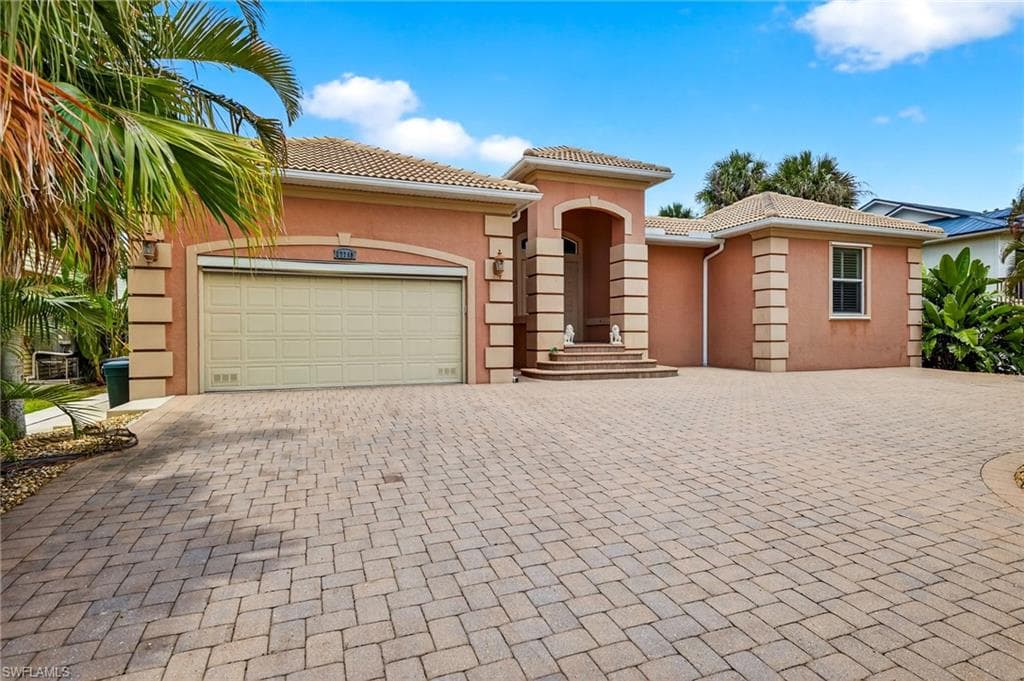 27259 High Seas Ln, Bonita Springs, FL 34135-3