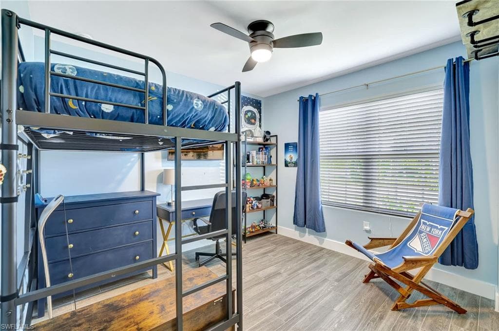 692 Hadley St E, Naples, FL 34104-23