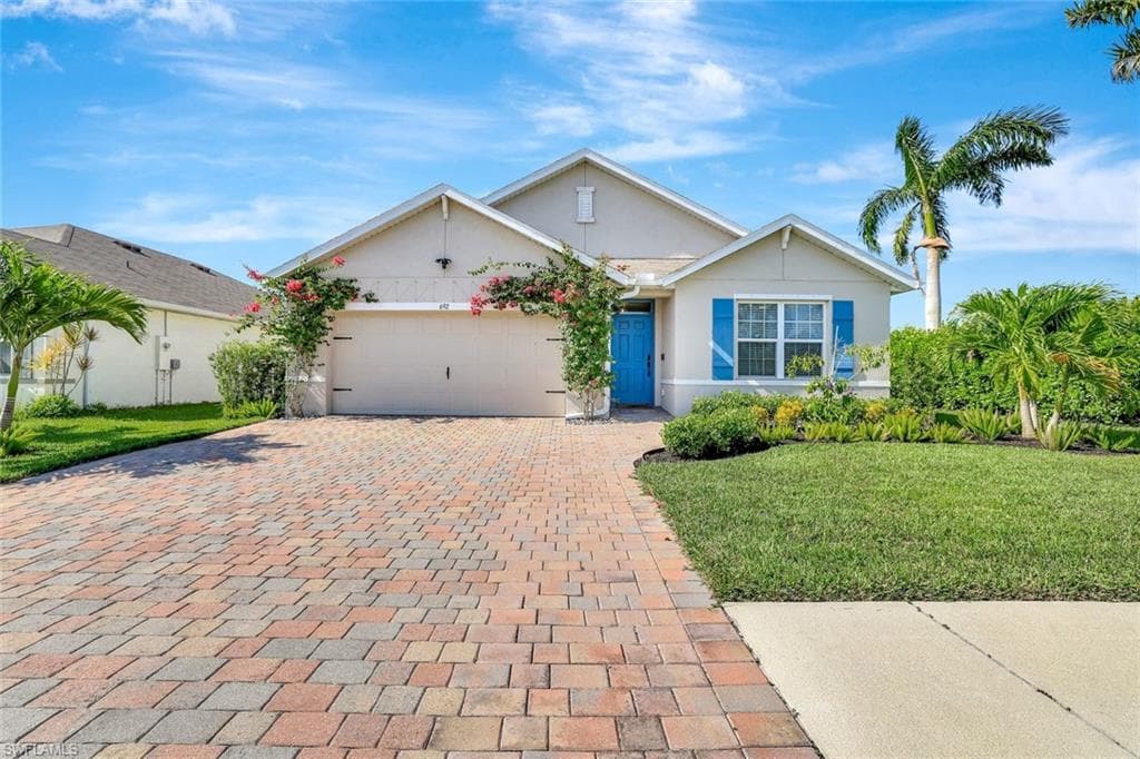 692 Hadley St E, Naples, FL 34104-33