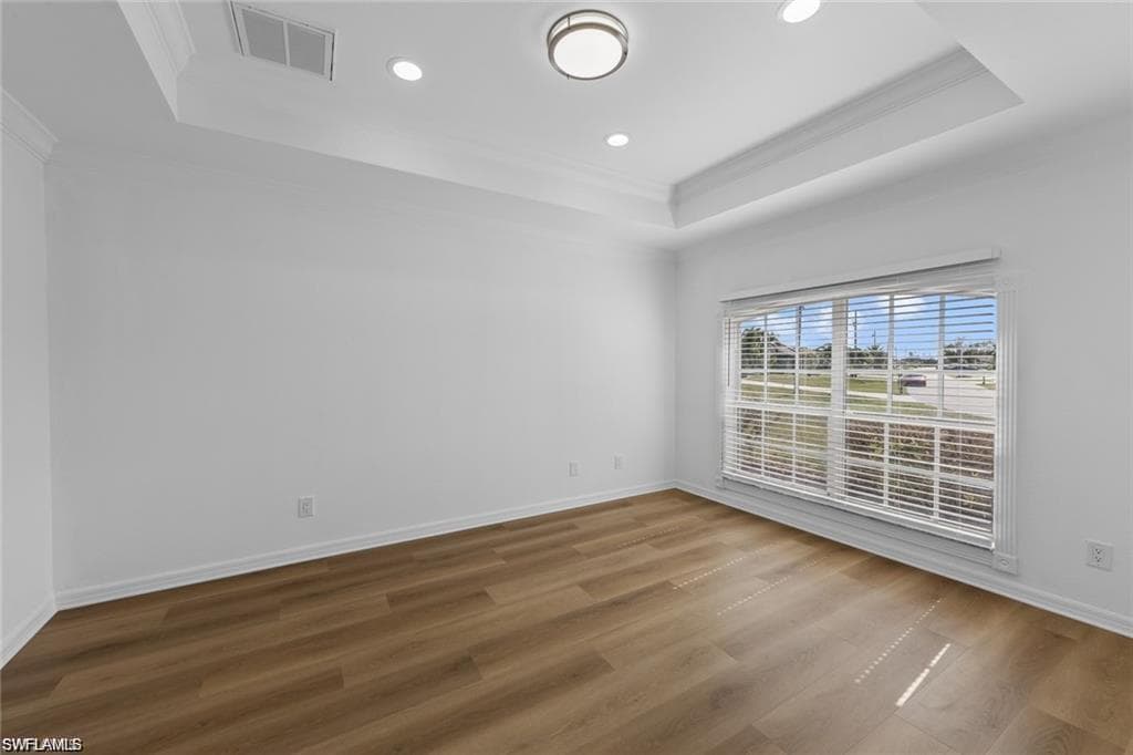 831 5th Ter, Cape Coral, FL 33991-24