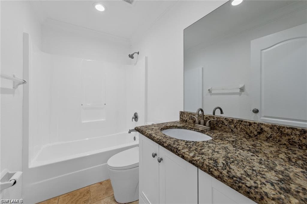 831 5th Ter, Cape Coral, FL 33991-25