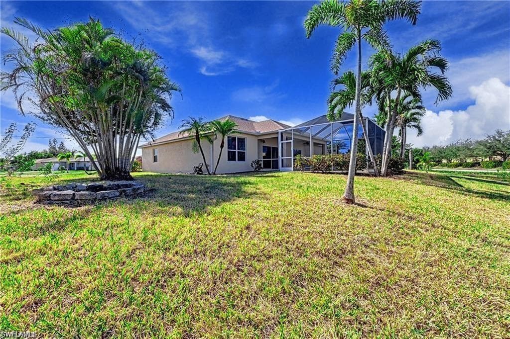 831 5th Ter, Cape Coral, FL 33991-37