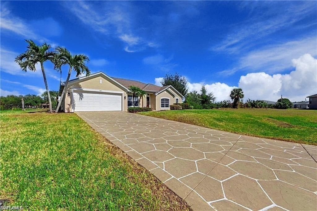 831 5th Ter, Cape Coral, FL 33991-39