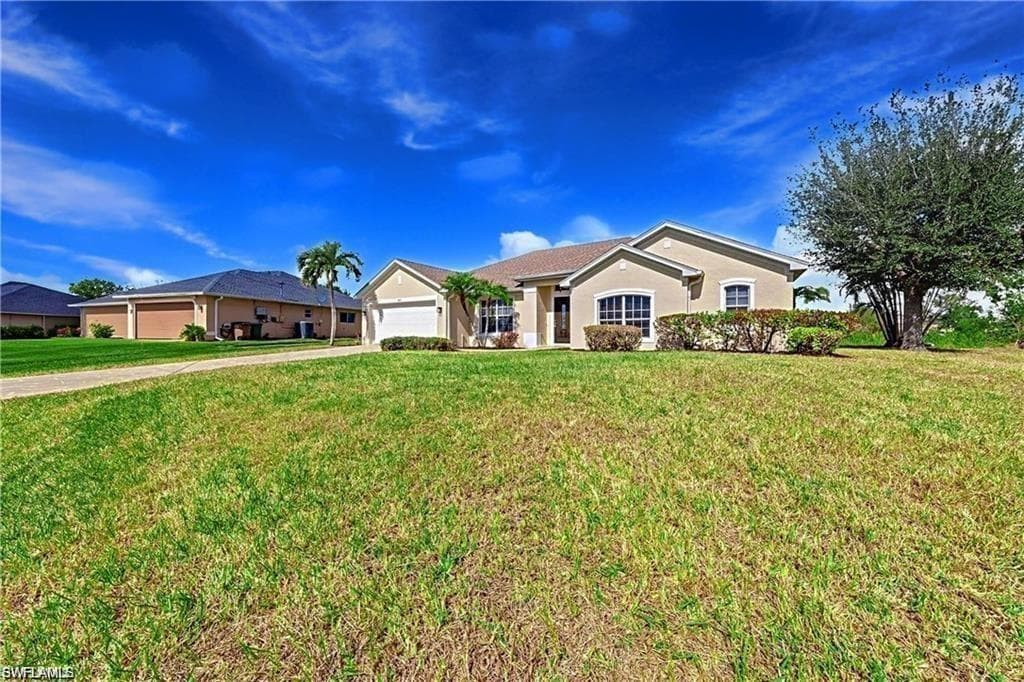 831 5th Ter, Cape Coral, FL 33991-40