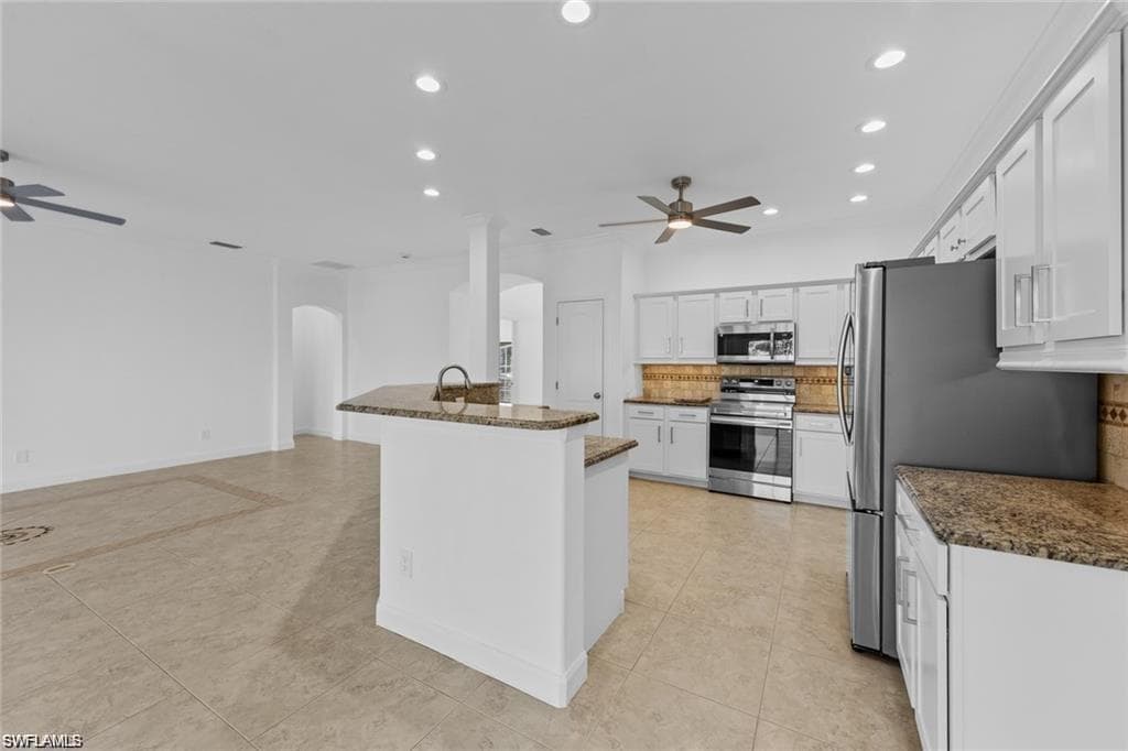 831 5th Ter, Cape Coral, FL 33991-7