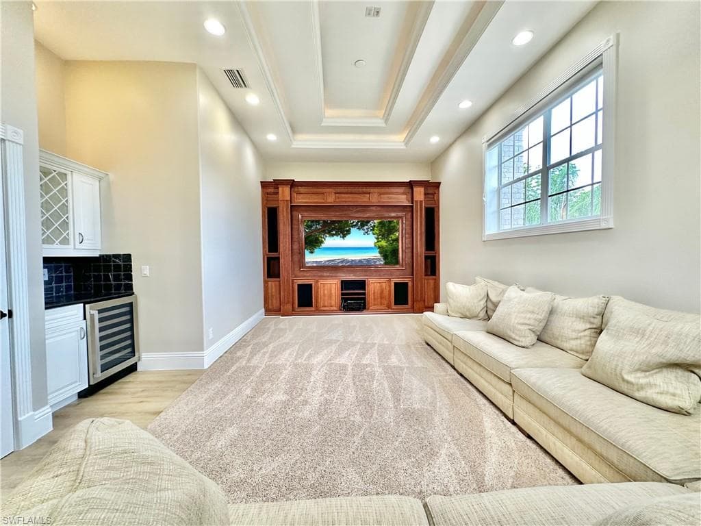 2855 Coach House Way, Naples, FL 34105-7