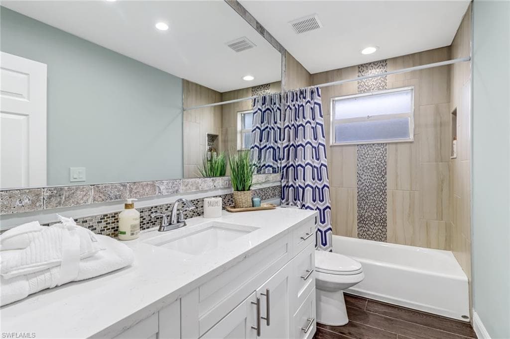 851 102nd Ave N, Naples, FL 34108-18