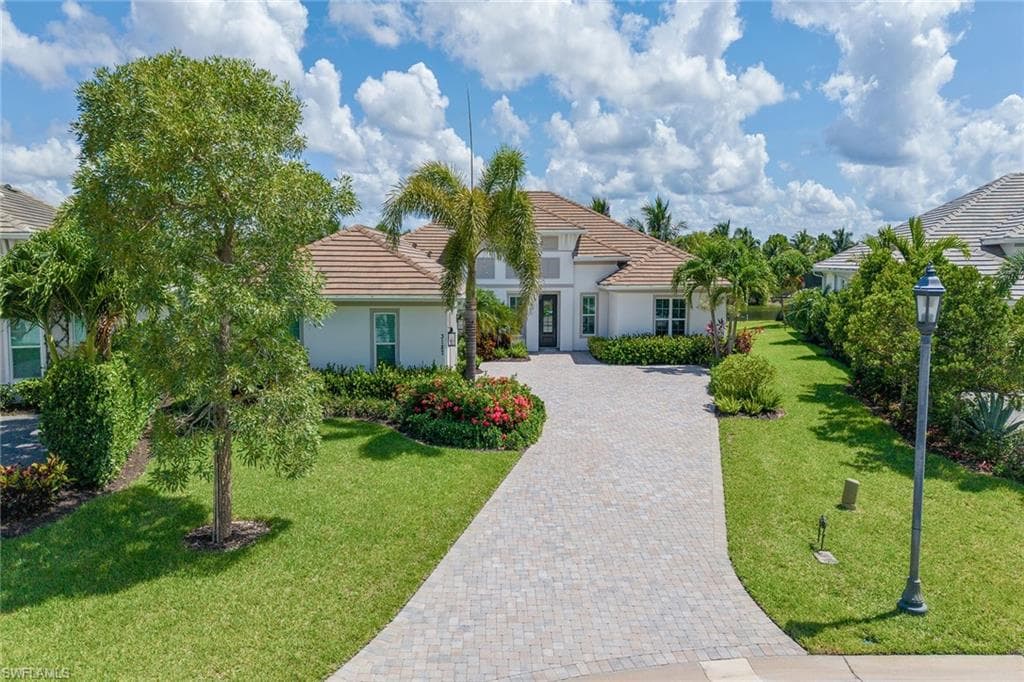 3187 Cotuit Ln, Naples, FL 34114-38
