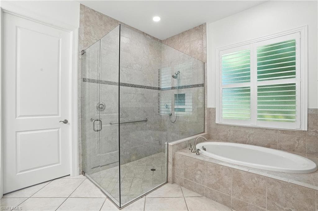 4649 Abaca Cir, Naples, FL 34119-16
