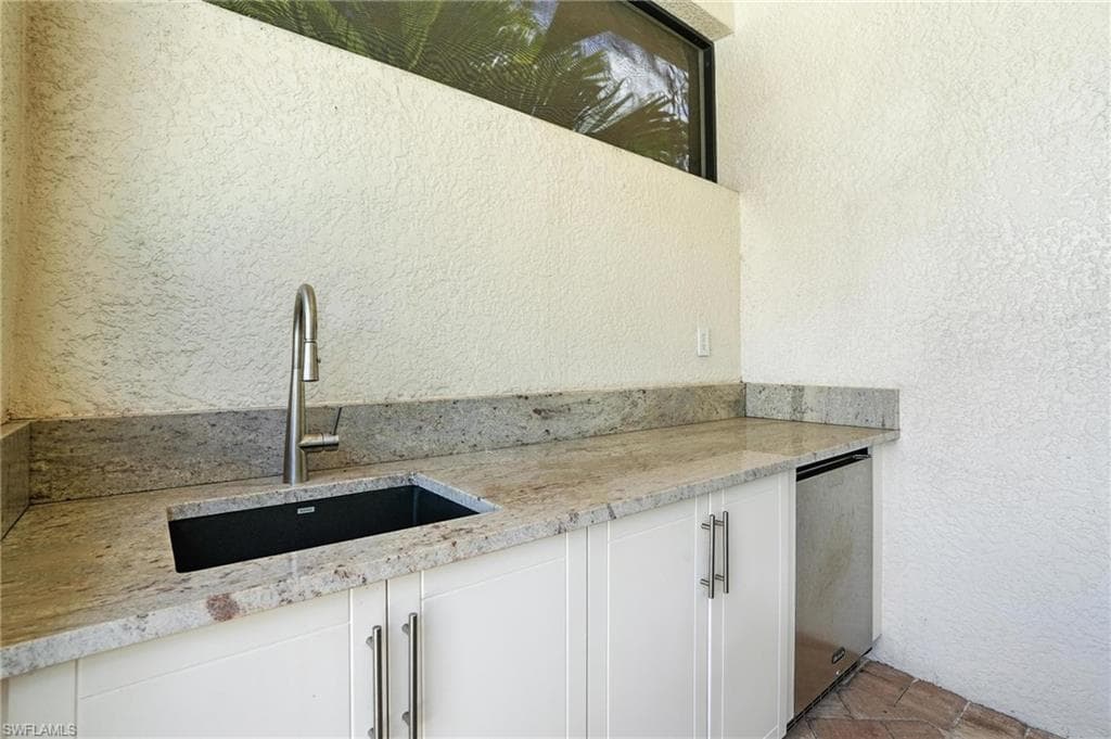 4649 Abaca Cir, Naples, FL 34119-25