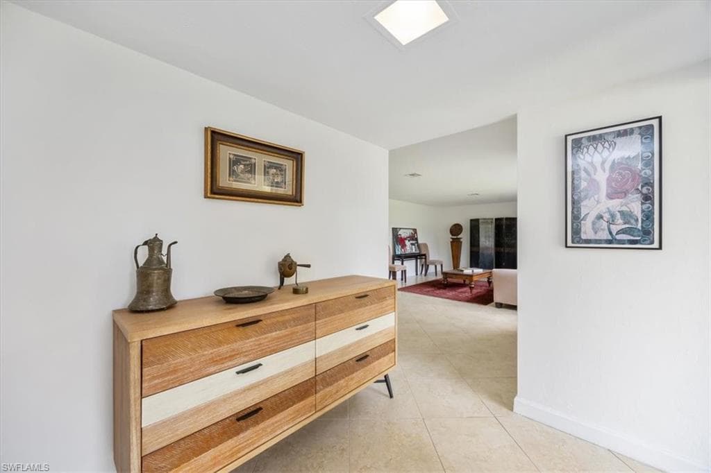 389 Country Club Ln, Naples, FL 34110-17