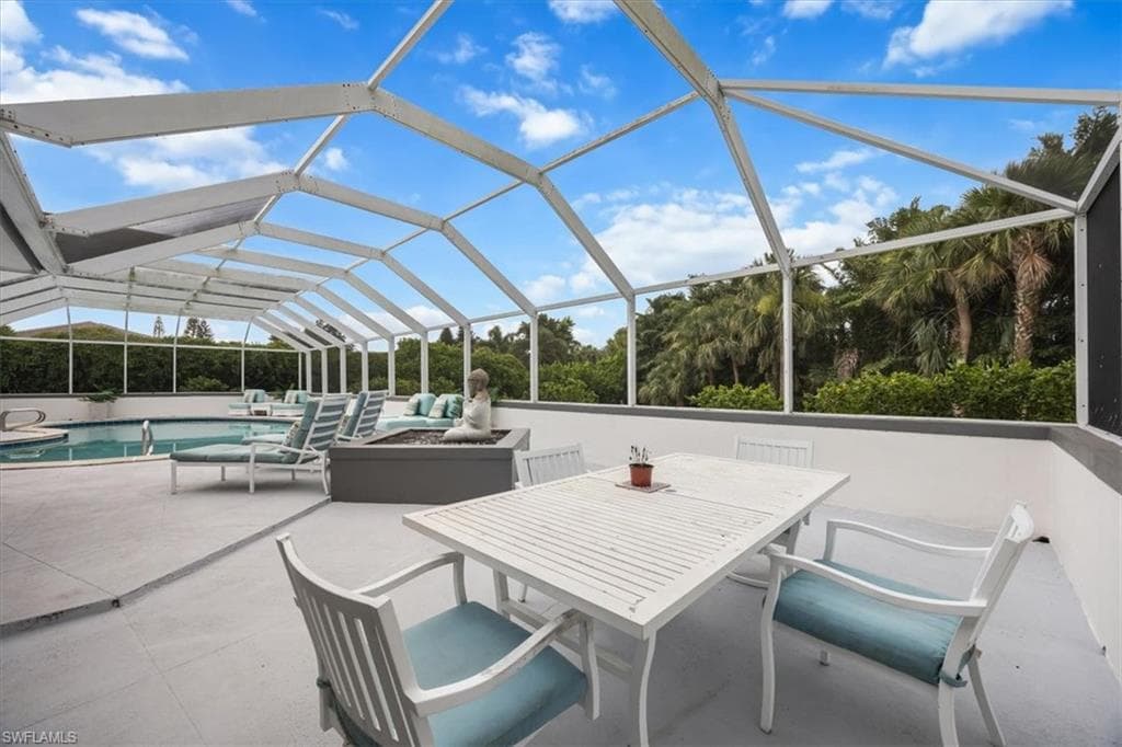 389 Country Club Ln, Naples, FL 34110-31