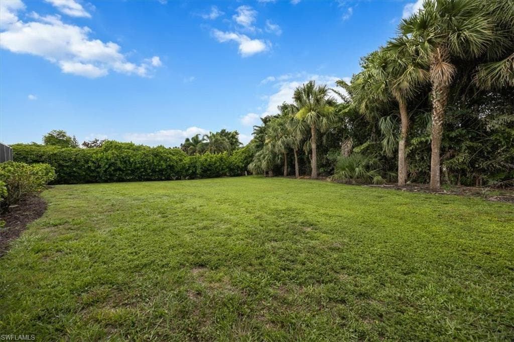 389 Country Club Ln, Naples, FL 34110-33