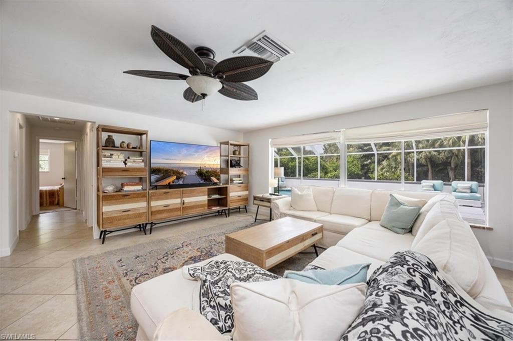 389 Country Club Ln, Naples, FL 34110-6
