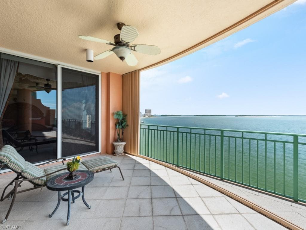 970 Cape Marco Dr 402, Marco Island, FL 34145-2