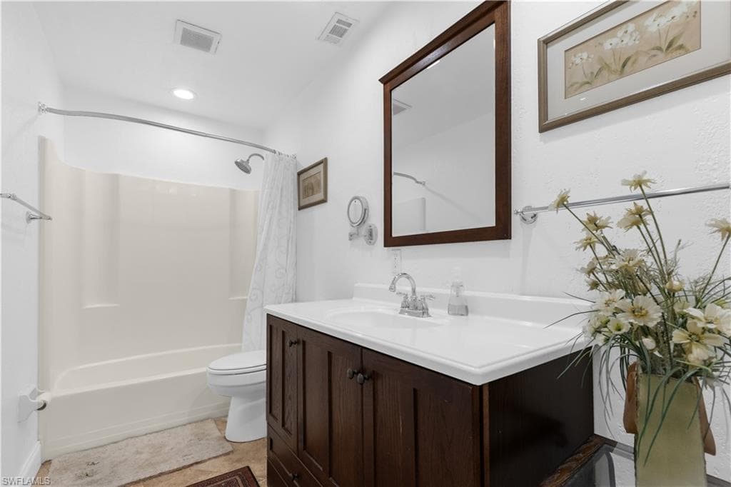 27780 Matheson Ave, Bonita Springs, FL 34135-27