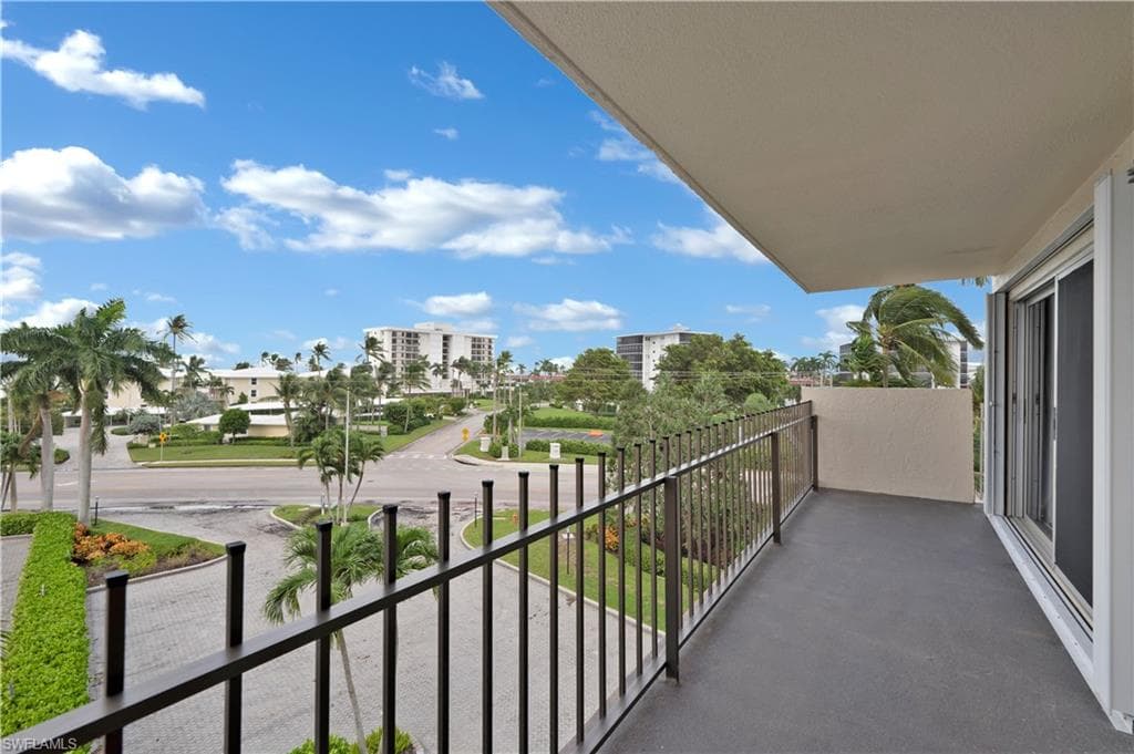 2150 Gulf Shore Blvd N 411, Naples, FL 34102-9