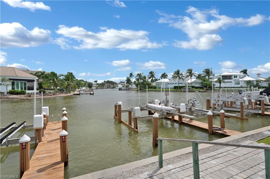 2150 Gulf Shore Blvd N 411, Naples, FL 34102-12
